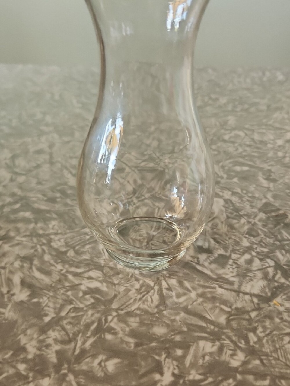 Source Unknown Clear Ruffled Rim Glass Vase - Picture 9 of 9